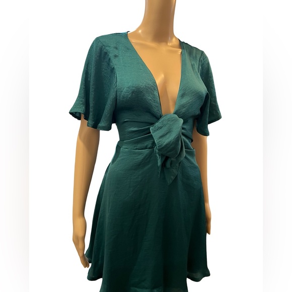 Stunning emerald green dress - Picture 4 of 5